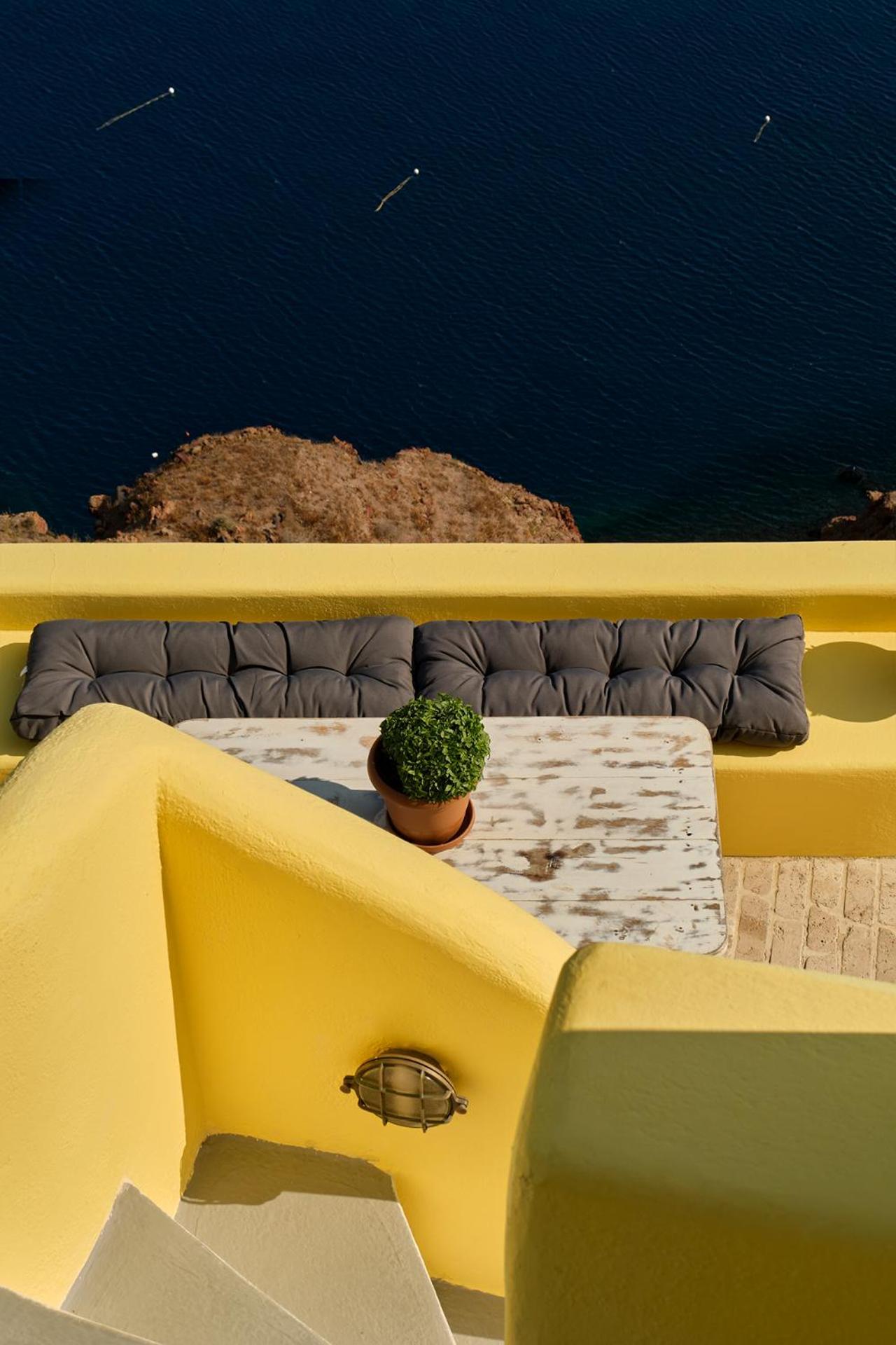 Ilivatos - Elegant Villa On The Caldera'S Edge Ía Eksteriør bilde