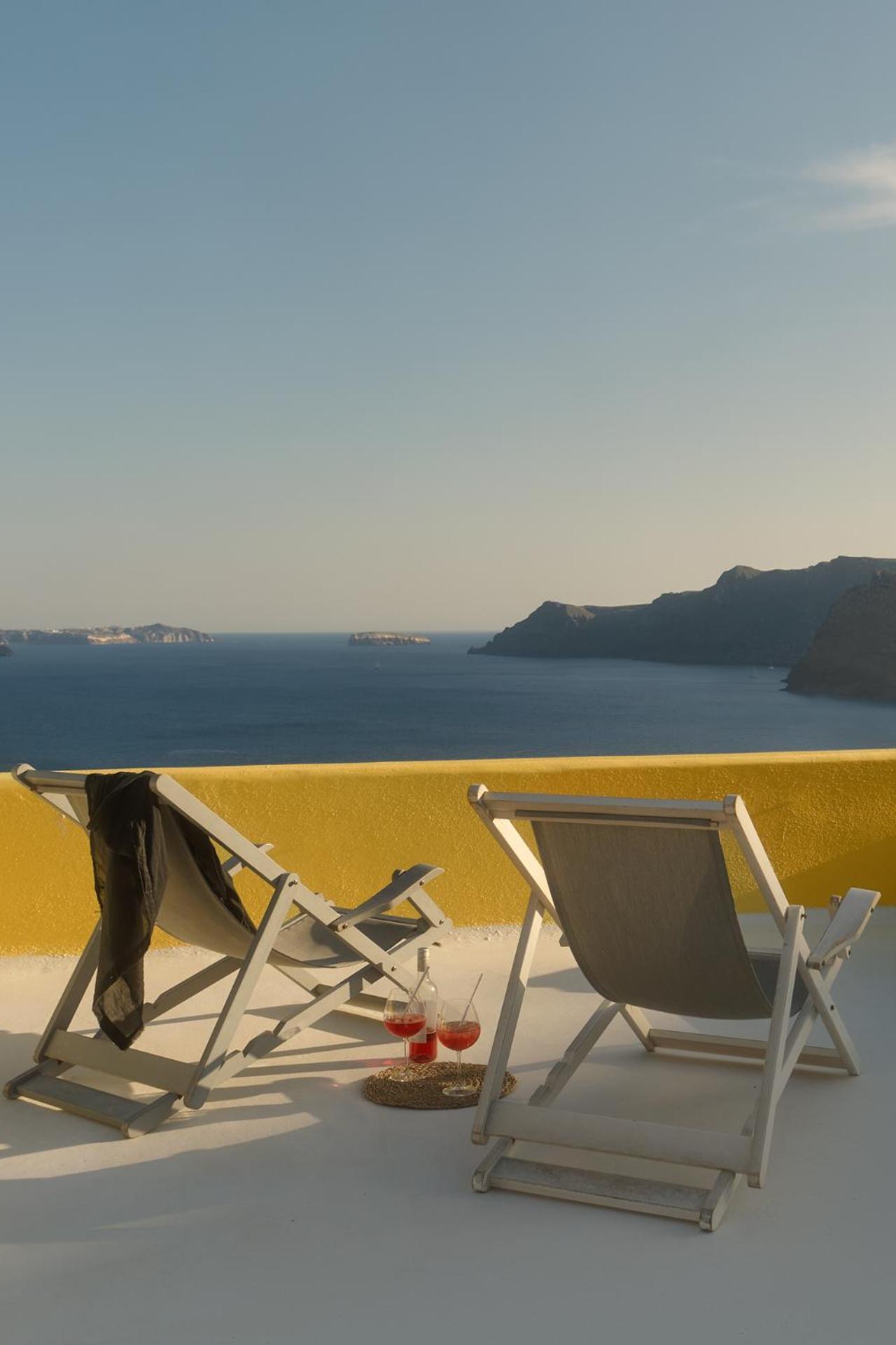 Ilivatos - Elegant Villa On The Caldera'S Edge Ía Eksteriør bilde