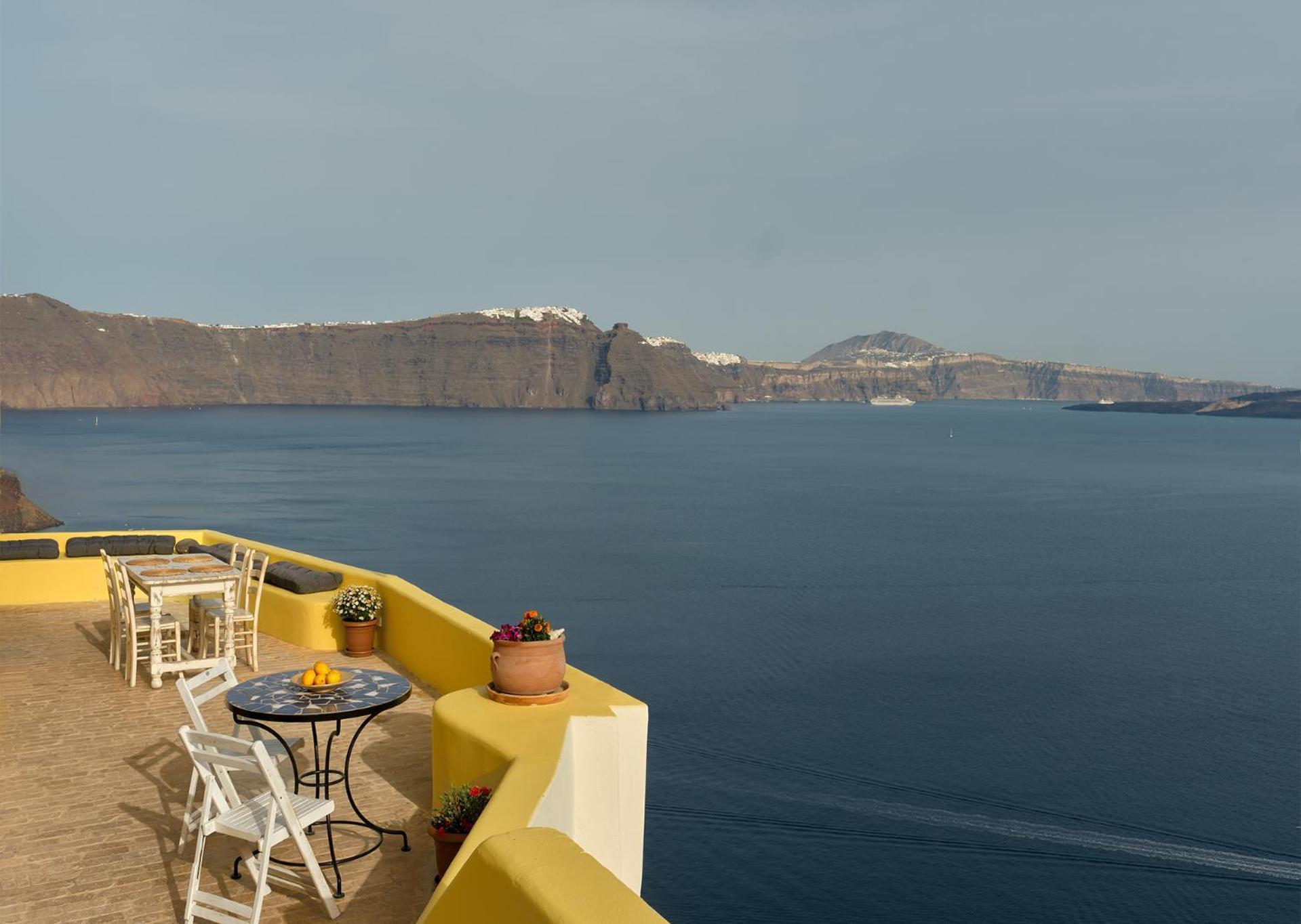 Ilivatos - Elegant Villa On The Caldera'S Edge Ía Eksteriør bilde