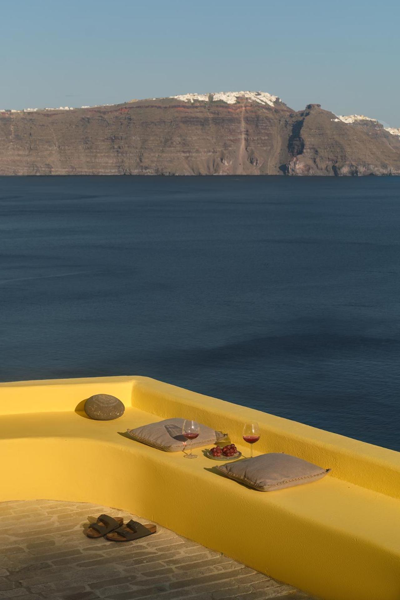Ilivatos - Elegant Villa On The Caldera'S Edge Ía Eksteriør bilde